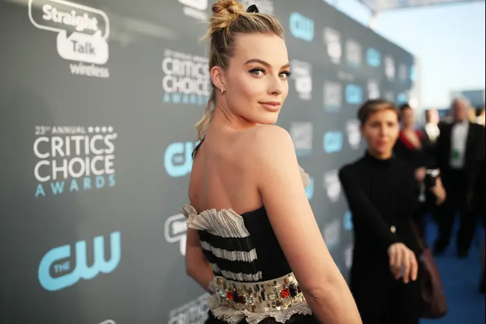 מרגו רובי על השטיח האדום (GettyImages) מרגו רובי על השטיח האדום (GettyImages)