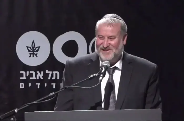אביחי מנדלבליט באירוע של אגודת הידידים של אוניברסיטת תל אביב, 15 בפברואר 2018 (מערכת וואלה! NEWS , אגודת ידידי אוניברסיטת תל אביב) אביחי מנדלבליט באירוע של אגודת הידידים של אוניברסיטת תל אביב, 15 בפברואר 2018 (מערכת וואלה! NEWS , אגודת ידידי אוניברסיטת תל אביב)