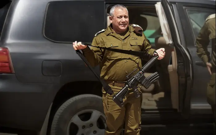 הרמטכ"ל גדי איזנקוט בראיון לוואלה NEWS! במהלך תרגיל הגיס הצפוני (ראובן קסטרו) הרמטכ"ל גדי איזנקוט בראיון לוואלה NEWS! במהלך תרגיל הגיס הצפוני (ראובן קסטרו)