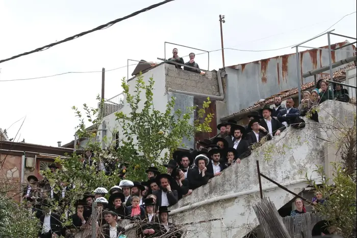 לפני הלוויתו הרב שמואל אוירבך, מנהיג הפלג הירושלמי 25 בפברואר 2018 (מערכת וואלה! NEWS , הלל מאיר/TPS) לפני הלוויתו הרב שמואל אוירבך, מנהיג הפלג הירושלמי 25 בפברואר 2018 (מערכת וואלה! NEWS , הלל מאיר/TPS)