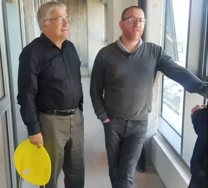 שלומי אברהם, יוסי אקרמן. (יח"צ , עדנה מללי) שלומי אברהם, יוסי אקרמן. (יח"צ , עדנה מללי)