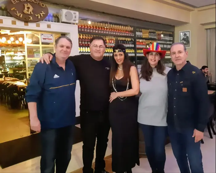 יוסי והדר ויליגר , ניצה ויוסי זילברברג, יהודה אדלר (יח"צ , רונית מטיאס) יוסי והדר ויליגר , ניצה ויוסי זילברברג, יהודה אדלר (יח"צ , רונית מטיאס)
