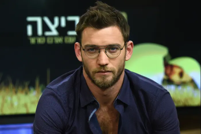 דין מירושניקוב (ראובן קסטרו)