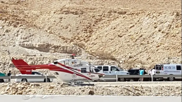 התאונה בים המלח בה נפצעו 7 בני אדם (מערכת וואלה! NEWS , לא ידוע) התאונה בים המלח בה נפצעו 7 בני אדם (מערכת וואלה! NEWS , לא ידוע)