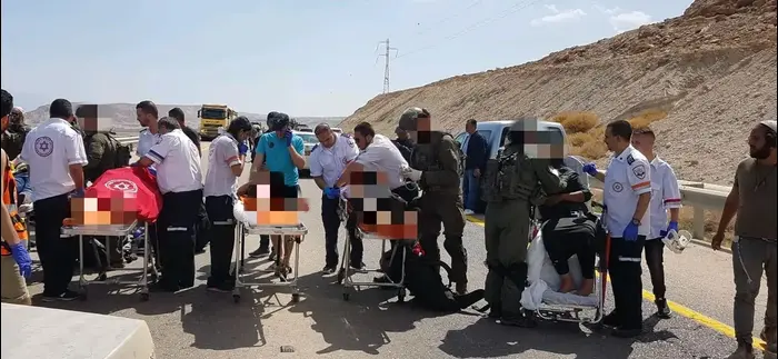 התאונה בים המלח שנפצעו 8 אנשים (כבאות והצלה , כבאות והצלה נגב) התאונה בים המלח שנפצעו 8 אנשים (כבאות והצלה , כבאות והצלה נגב)