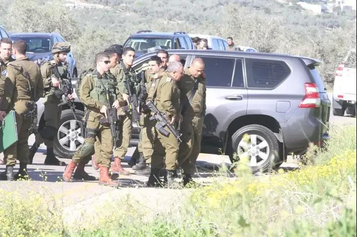 הרמטכ"ל גדי איזנקוט בזירת הפיגוע בצפון השומרון ב-17 במרץ 2018 (שלומי גבאי) הרמטכ"ל גדי איזנקוט בזירת הפיגוע בצפון השומרון ב-17 במרץ 2018 (שלומי גבאי)