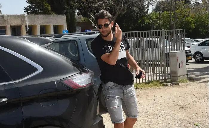 אנתוני וארן שחקן בית"ר ירושלים מגיע לחקירה (ברני ארדוב) אנתוני וארן שחקן בית"ר ירושלים מגיע לחקירה (ברני ארדוב)