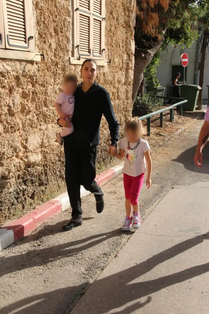 גל גדות בישראל (ניר פקין) גל גדות בישראל (ניר פקין)