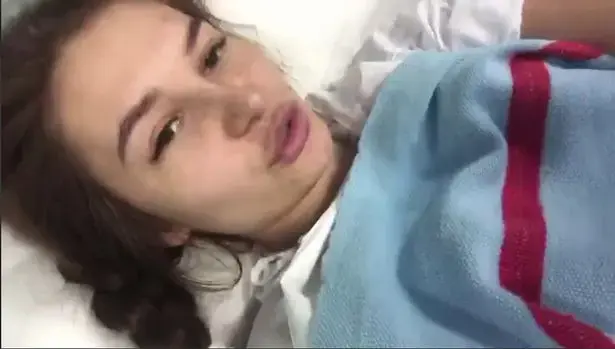 דוגמנית קפצה מקומה שישית (צילום מסך) דוגמנית קפצה מקומה שישית (צילום מסך)