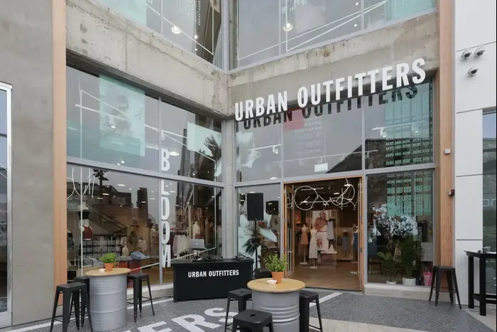 URBAN OUTFITTERS הסניף הראשון בישראל מתחם BIG אשדוד (שוקה כהן) URBAN OUTFITTERS הסניף הראשון בישראל מתחם BIG אשדוד (שוקה כהן)
