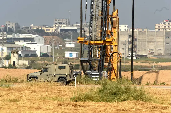 עבודות בגבול רצועת עזה 2 באפריל 2018 (ראובן קסטרו) עבודות בגבול רצועת עזה 2 באפריל 2018 (ראובן קסטרו)
