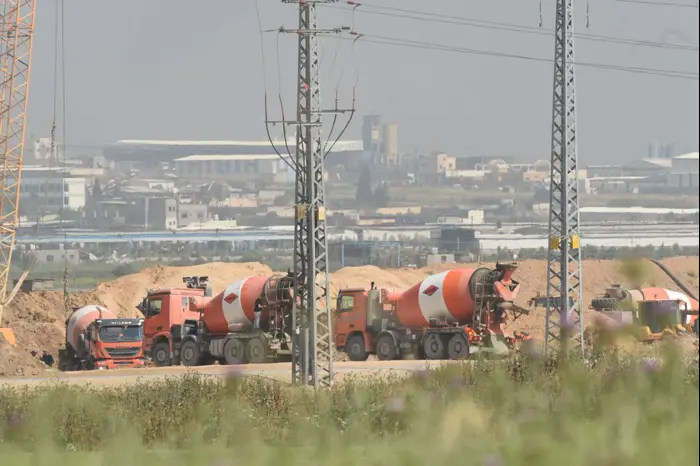 עבודות בגבול רצועת עזה 2 באפריל 2018 (ראובן קסטרו) עבודות בגבול רצועת עזה 2 באפריל 2018 (ראובן קסטרו)