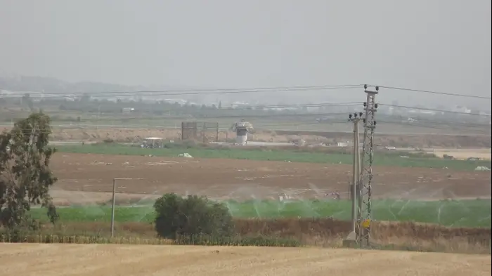 עבודות הקמת המכשול התת-קרקעי בגבול רצועת עזה, 5 באפריל 2018 (אמיר בוחבוט ) עבודות הקמת המכשול התת-קרקעי בגבול רצועת עזה, 5 באפריל 2018 (אמיר בוחבוט )