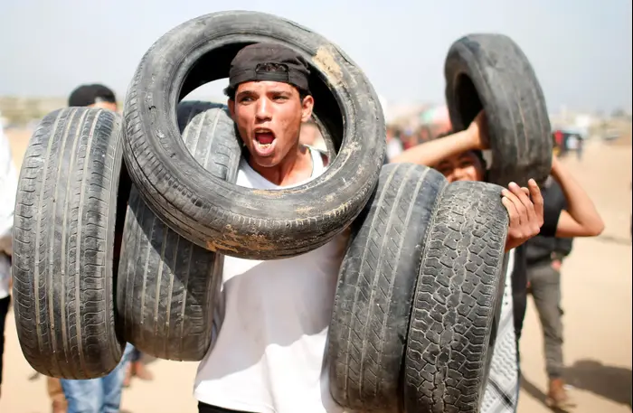 הפגנות בגבול רצועת עזה 6 בפאריל 2018 (רויטרס) הפגנות בגבול רצועת עזה 6 בפאריל 2018 (רויטרס)