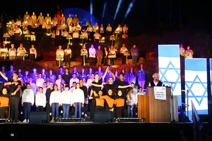 טקס יום השואה ביד מרדכי (לירון מולדובן ) טקס יום השואה ביד מרדכי (לירון מולדובן )