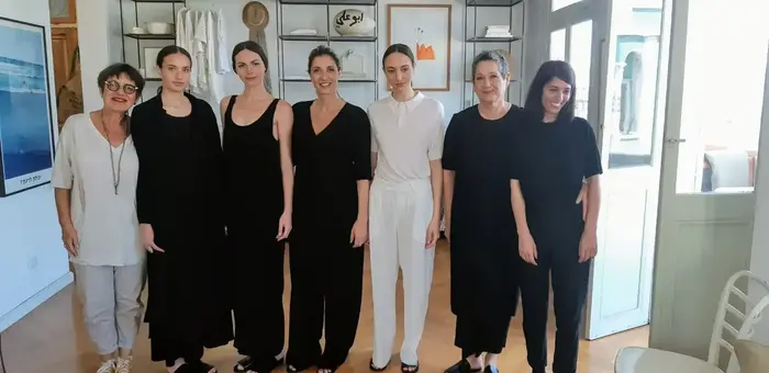 טל רונזנפרב, שרה ברר, איילה פישר, סמדר קריגסמן, ליאל בוניי, יבגניה וסיביל גולדפיי (יח"צ , רונית מטיאס)