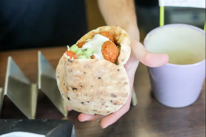 שלום פלאפל (נועם מושקוביץ) שלום פלאפל (נועם מושקוביץ)