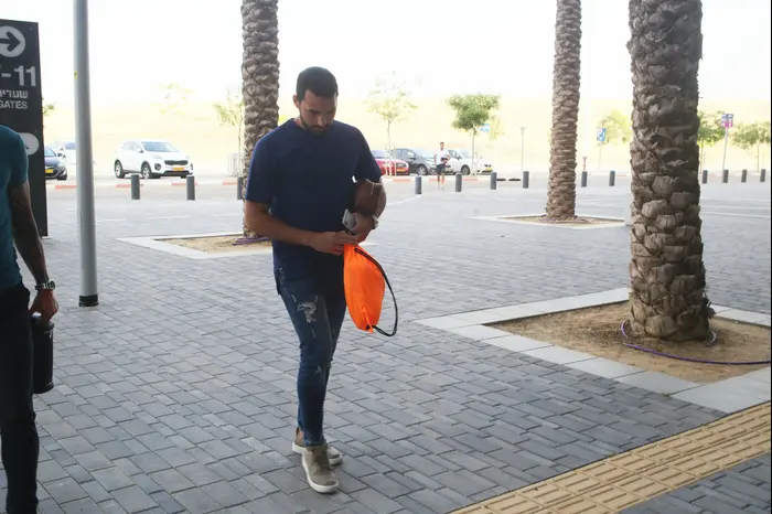 שחקi הפועל באר שבע שיר צדק (מערכת וואלה! NEWS , ליאור) שחקi הפועל באר שבע שיר צדק (מערכת וואלה! NEWS , ליאור)