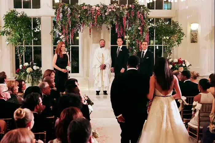 מייגן מרקל מתחתנת על המסך (יח"צ , מתוך "Suits") מייגן מרקל מתחתנת על המסך (יח"צ , מתוך "Suits")
