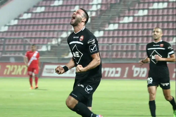 שחקן הפועל רעננה שלומי ארבייטמן חוגג (מערכת וואלה! NEWS , לילך וייס)