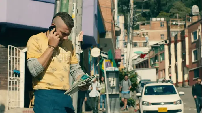 בשבילה גיבורים עפים, משה אשכנזי (צילום מסך) בשבילה גיבורים עפים, משה אשכנזי (צילום מסך)
