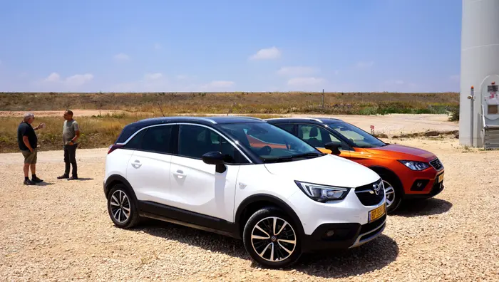 מבחן משווה: סיאט ארונה FR נגד אופל קרוסלנד X אינוושין (ניר בן טובים , ניר בן-טובים)
