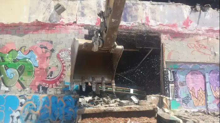 הריסת מבנה הדולפינריום (יותם רונן)