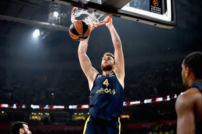 שחקן פנרבחצ'ה ניקולו מלי (GettyImages) שחקן פנרבחצ'ה ניקולו מלי (GettyImages)