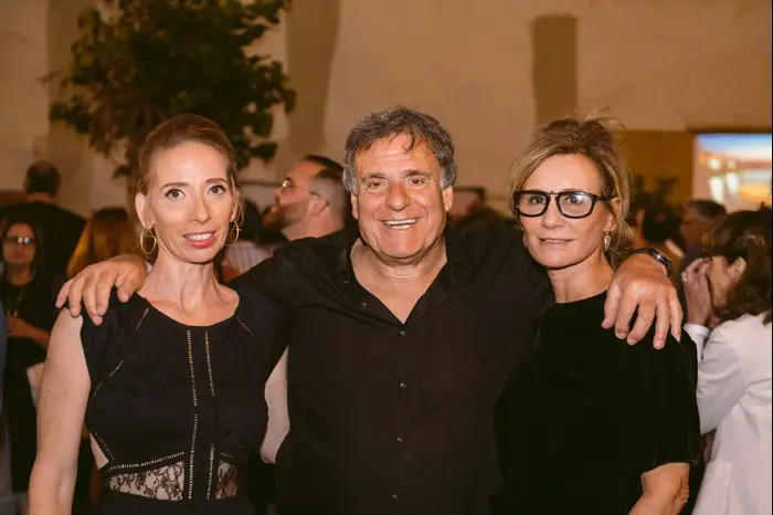 אירינה ורמי שלמור גליה בנדור (יח"צ , מקור שלמור) אירינה ורמי שלמור גליה בנדור (יח"צ , מקור שלמור)