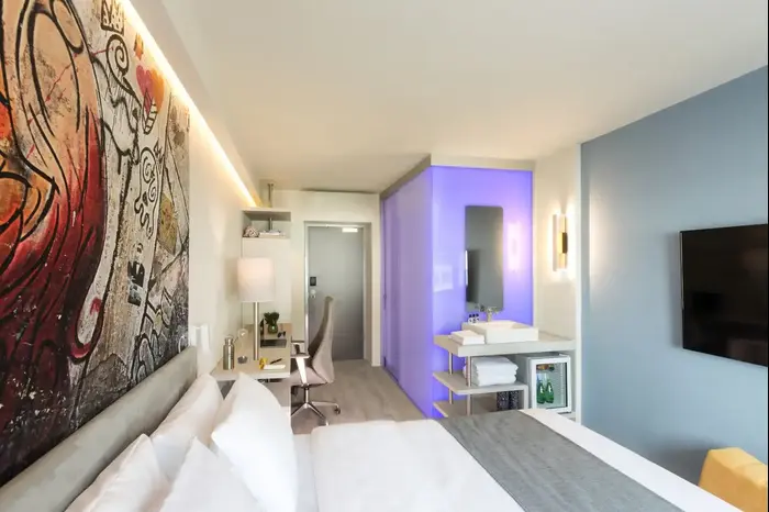 מלון LINK hotel & hub בתל אביב (מערכת וואלה! NEWS , דניאל לילה) מלון LINK hotel & hub בתל אביב (מערכת וואלה! NEWS , דניאל לילה)