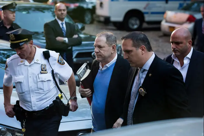 הארווי וינשטיין מסגיר את עצמו (GettyImages) הארווי וינשטיין מסגיר את עצמו (GettyImages)