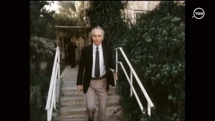 הקברניטים שמעון פרס רביב דרוקר (צילום מסך)