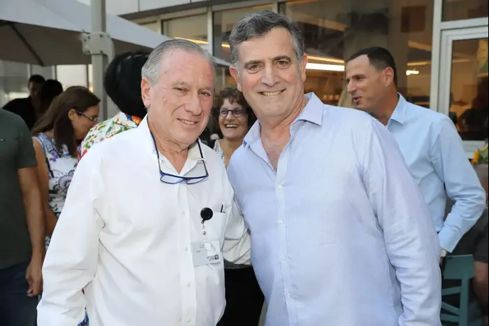 רביב ברוקמאייר ואפי רוזנהויז (רפי דלויה) רביב ברוקמאייר ואפי רוזנהויז (רפי דלויה)