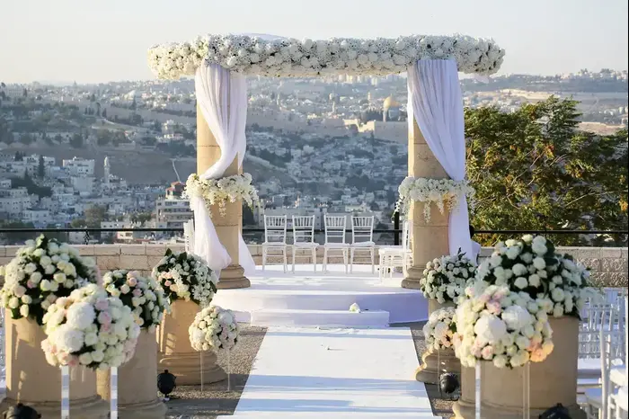 חופה (ShutterStock) חופה (ShutterStock)