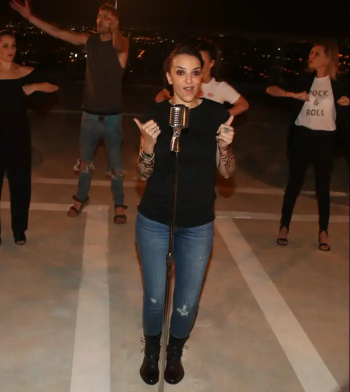 לוסי אהריש (ניר פקין) לוסי אהריש (ניר פקין)