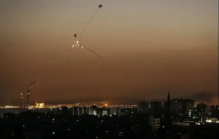 רצועת עזה תקיפת צה"ל ה-20 ביוני 2018 (מערכת וואלה! NEWS) רצועת עזה תקיפת צה"ל ה-20 ביוני 2018 (מערכת וואלה! NEWS)