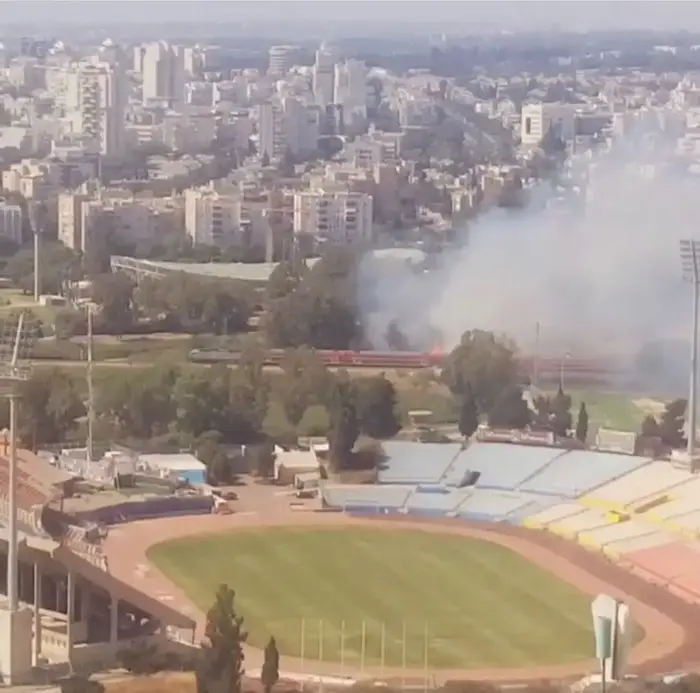 שריפה ליד תחנת רכבת בני ברק 26 ביוני 2018 (מערכת וואלה! NEWS) שריפה ליד תחנת רכבת בני ברק 26 ביוני 2018 (מערכת וואלה! NEWS)