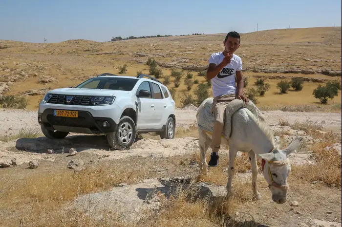 דאצ'יה דאסטר 4X4 במבחן דרכים (יח"צ , רונן טופלברג) דאצ'יה דאסטר 4X4 במבחן דרכים (יח"צ , רונן טופלברג)