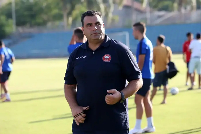 מנחם קורצקי מאמן הפועל רעננה (יוסי ציפקיס) מנחם קורצקי מאמן הפועל רעננה (יוסי ציפקיס)