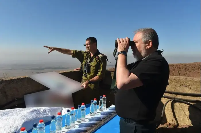 שר הביטחון אביגדור ליברמן בסיור ברמת הגולן (מערכת וואלה! NEWS , אריאל חרמוני, משרד הביטחון) שר הביטחון אביגדור ליברמן בסיור ברמת הגולן (מערכת וואלה! NEWS , אריאל חרמוני, משרד הביטחון)