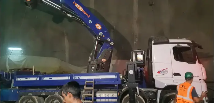 מנהרה שבה קרס מנוף שהביא ללכידתם של פועלים בקיבוץ רשפים למרגלות הגלבוע, 13 ביולי 2018 (מערכת וואלה! NEWS) מנהרה שבה קרס מנוף שהביא ללכידתם של פועלים בקיבוץ רשפים למרגלות הגלבוע, 13 ביולי 2018 (מערכת וואלה! NEWS)