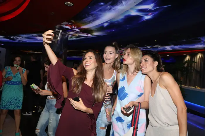 נועם פרוסט, אירה דולפין (יח"צ , עופר חן) נועם פרוסט, אירה דולפין (יח"צ , עופר חן)