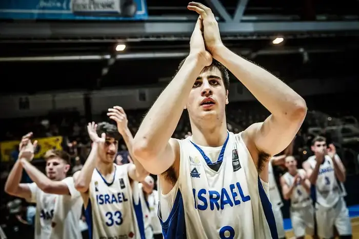 דני אבדיה, נבחרת העתודה (אתר רשמי , מתוך אתר FIBA) דני אבדיה, נבחרת העתודה (אתר רשמי , מתוך אתר FIBA)