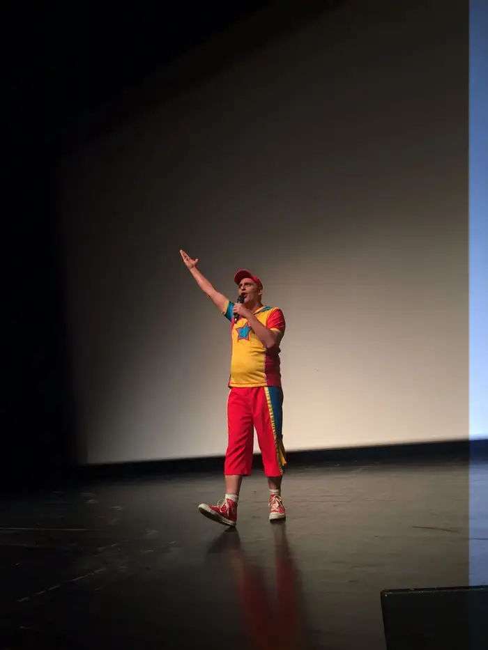 יובל המבולבל באריאל (אבי כהן) יובל המבולבל באריאל (אבי כהן)