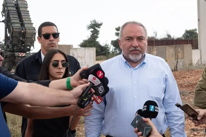 ביקור שר הביטחון ליברמן בסוללת הפטריוט בצפת, 2 באוגוסט 2018 (מערכת וואלה! NEWS , חיים שפיר) ביקור שר הביטחון ליברמן בסוללת הפטריוט בצפת, 2 באוגוסט 2018 (מערכת וואלה! NEWS , חיים שפיר)