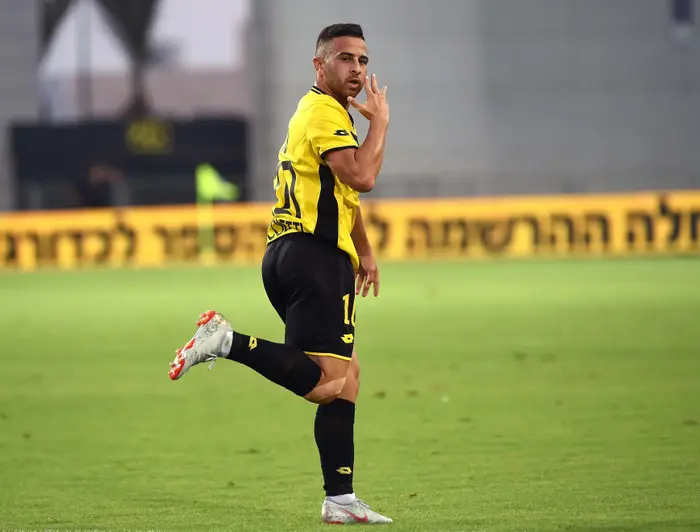 שחקן מכבי נתניה דיא סבע חוגג (ברני ארדוב) שחקן מכבי נתניה דיא סבע חוגג (ברני ארדוב)