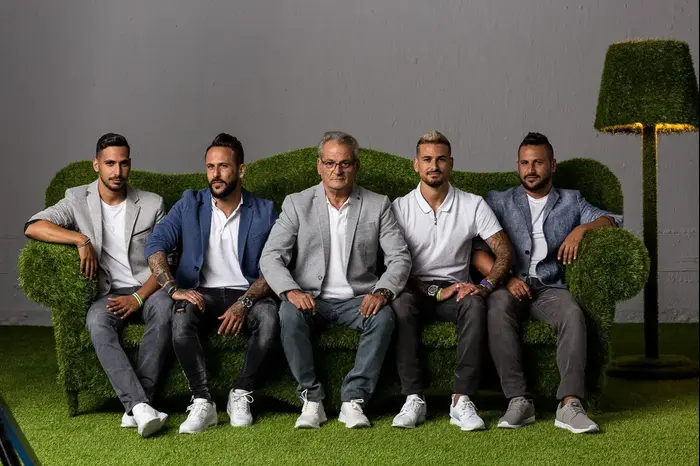 הבוזגלוס מאור בוזגלו יעקב (יח"צ , אוהד רומנו, באדיבות yes) הבוזגלוס מאור בוזגלו יעקב (יח"צ , אוהד רומנו, באדיבות yes)