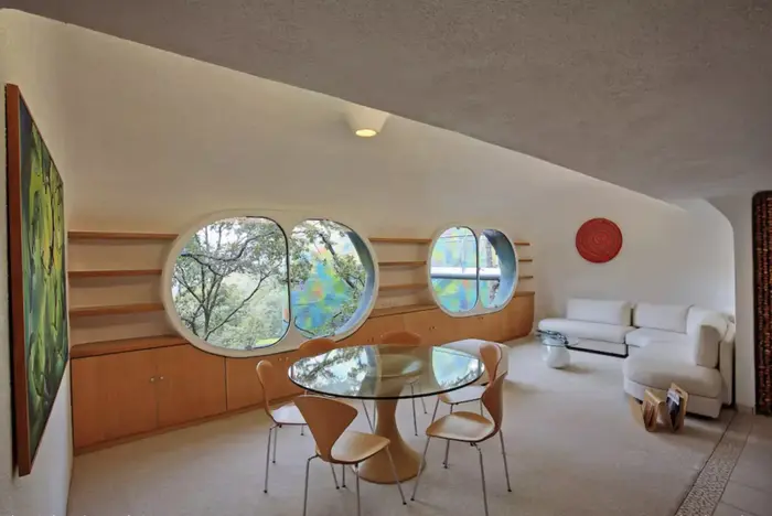 airbnb בצורת נחש (יח"צ , airbnb)
