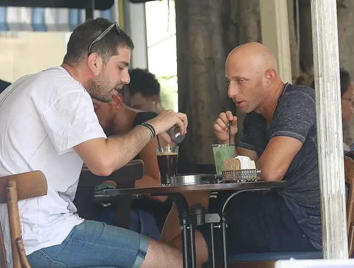 דרור רפאל (מערכת וואלה! NEWS , פול סגל)