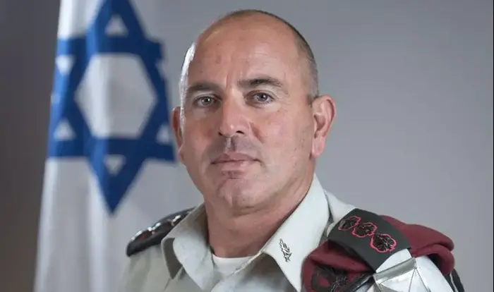 מפקד בסיס הקריה, אל"ם יגאל בן עמי (מערכת וואלה! NEWS , אתר צה"ל) מפקד בסיס הקריה, אל"ם יגאל בן עמי (מערכת וואלה! NEWS , אתר צה"ל)